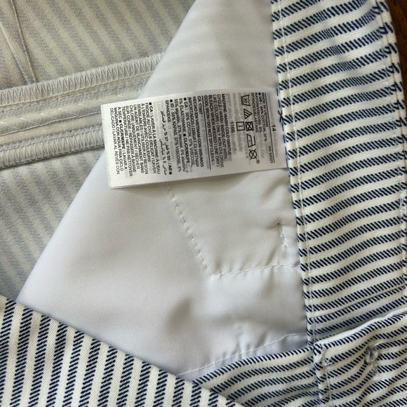 Old Navy Pin Striped Women's Capri Pants Size 14 Cotton Blend Fall - Picture 4 of 9